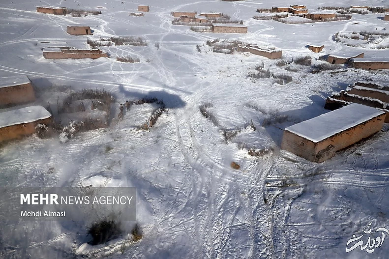 (تصاویر) عملیات نجات چوپانان از دل کوه&zwnj;های برفی زنجان